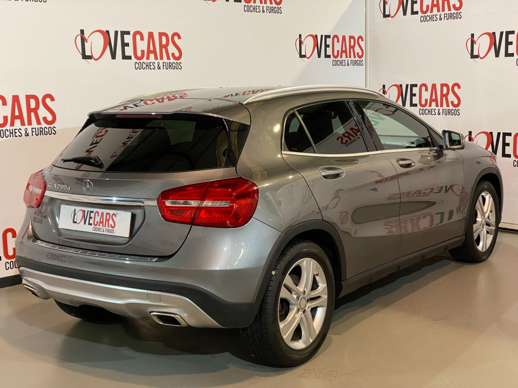 MERCEDES GLA 200 D de segunda mano