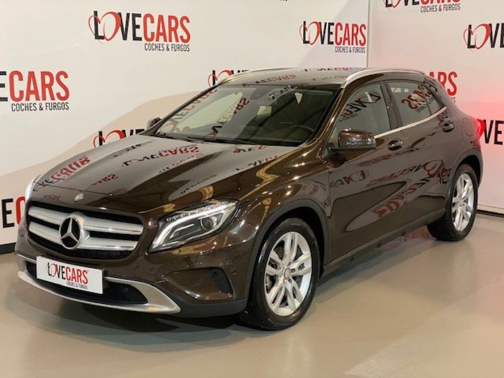 MERCEDES GLA 200D URBAN 7G-DCT de segunda mano