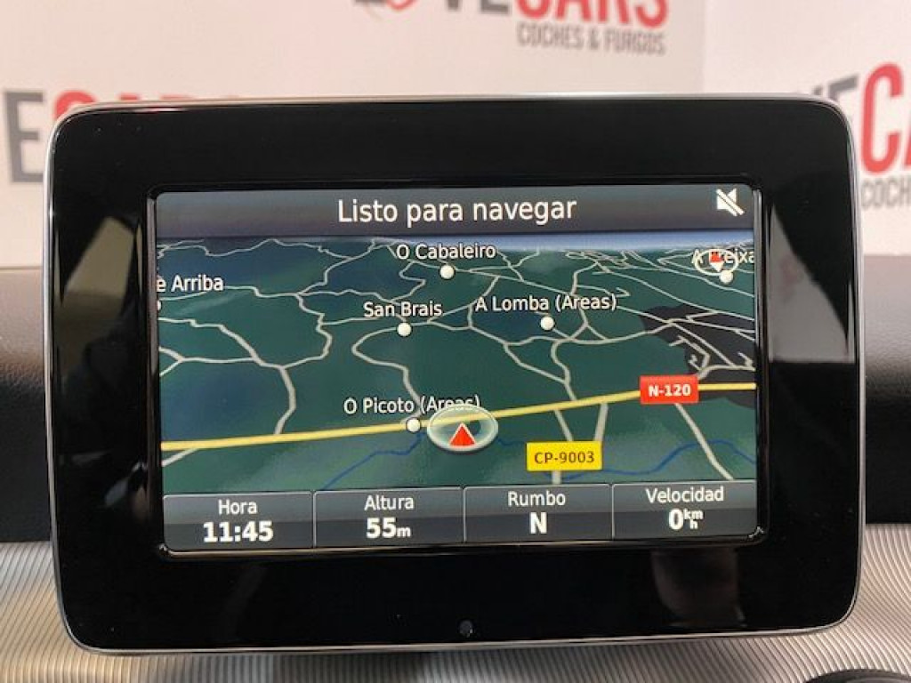 MERCEDES GLA 200D URBAN 7G-DCT de segunda mano