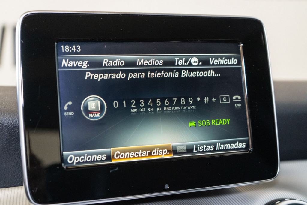 MERCEDES GLA 220 D SPORT AUTOM. 4MATIC TECHO de segunda mano