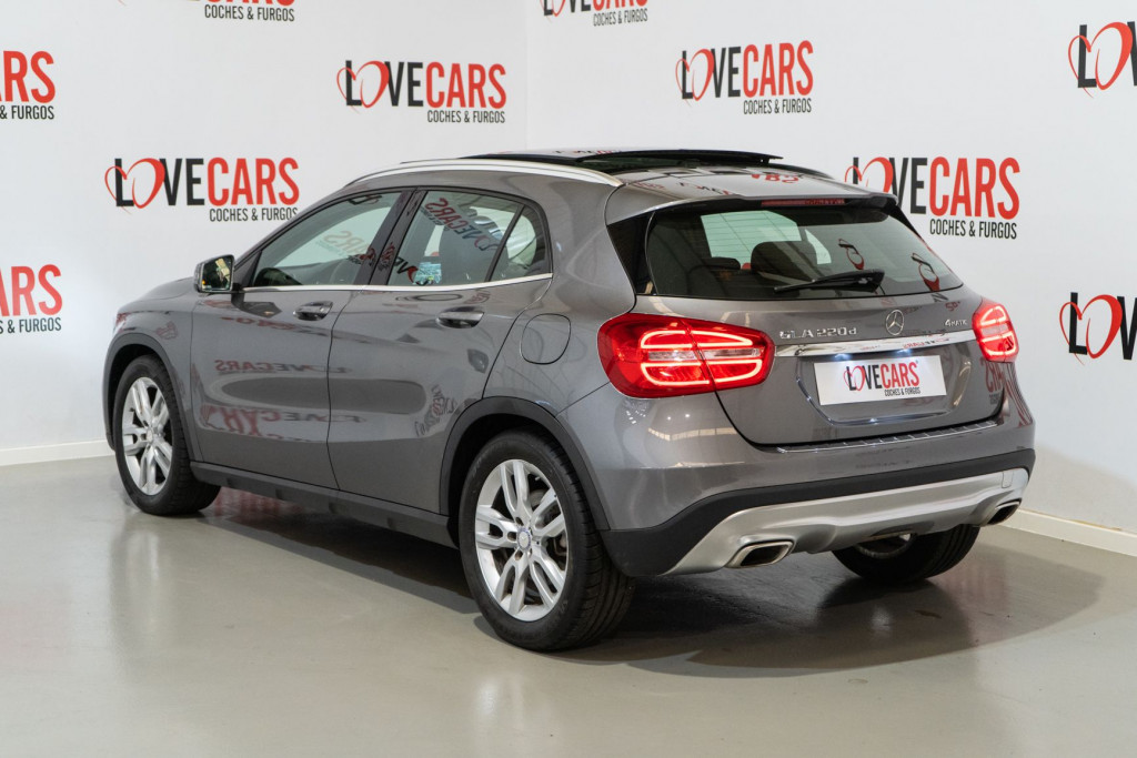 MERCEDES GLA 220 D SPORT AUTOM. 4MATIC TECHO de segunda mano