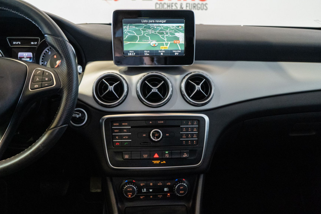 MERCEDES GLA 220 D SPORT AUTOM. 4MATIC TECHO de segunda mano