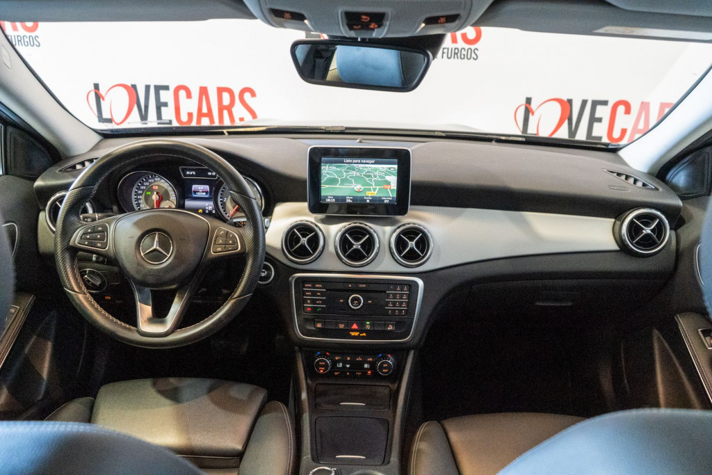 MERCEDES GLA 220 D SPORT AUTOM. 4MATIC TECHO de segunda mano