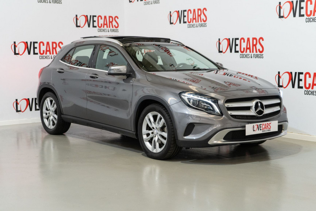 MERCEDES GLA 220 D SPORT AUTOM. 4MATIC TECHO de segunda mano