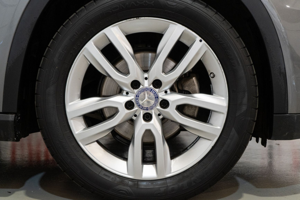 MERCEDES GLA 220 D SPORT AUTOM. 4MATIC TECHO de segunda mano