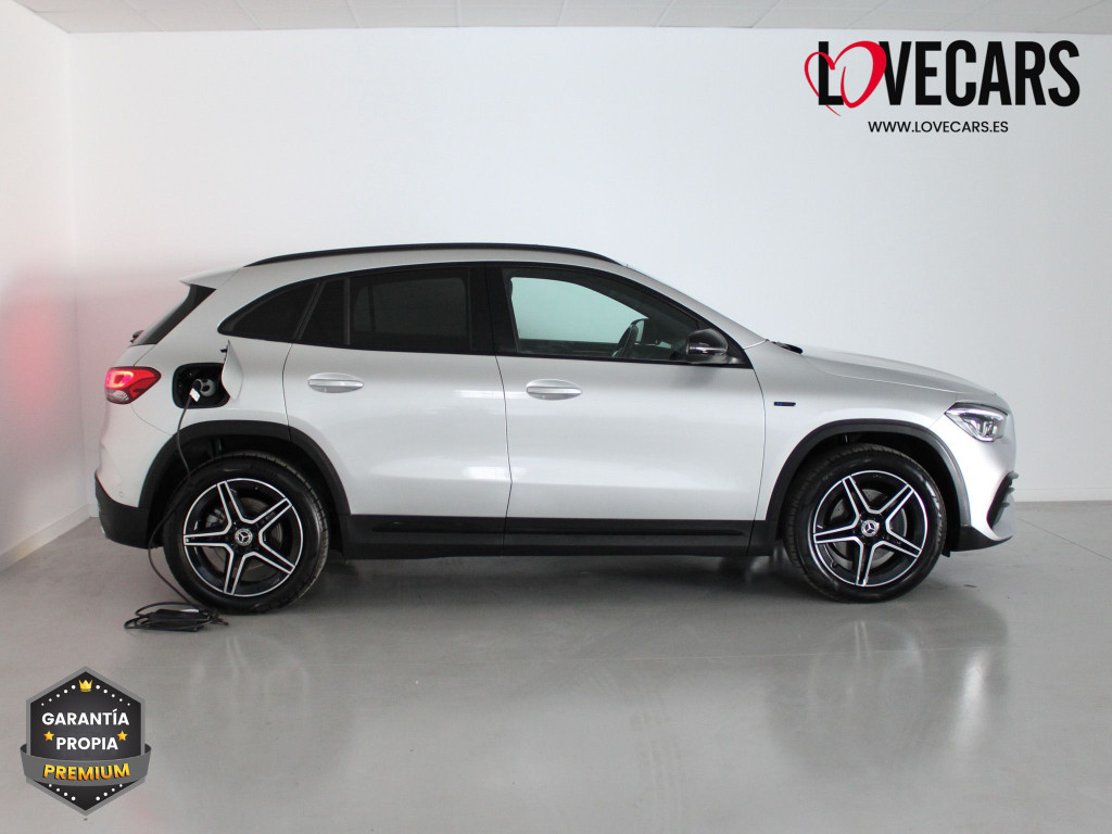 MERCEDES GLA 250 e AMG LINE 220 de segunda mano