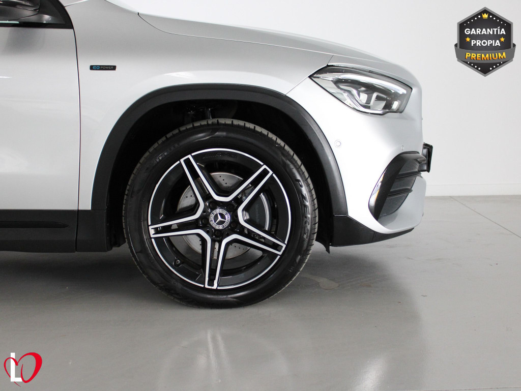 MERCEDES GLA 250 e AMG LINE 220 de segunda mano