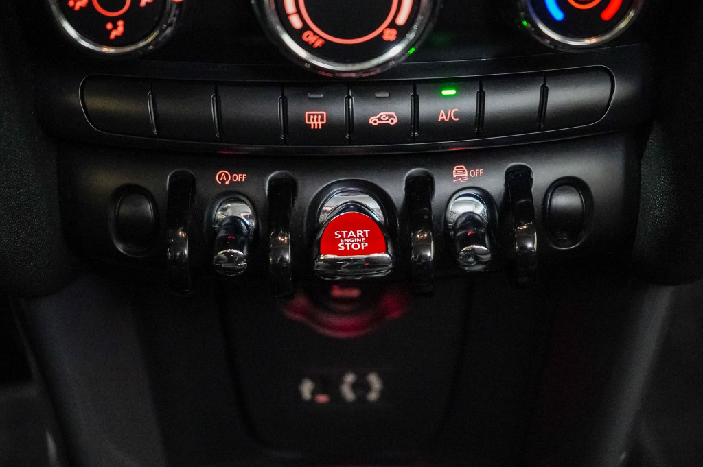 MINI MINI ONE DIESEL 95 de segunda mano