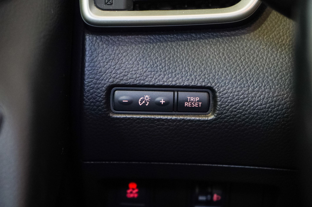 NISSAN QASHQAI 1.5 DCI NCONNECTA TECHO de segunda mano