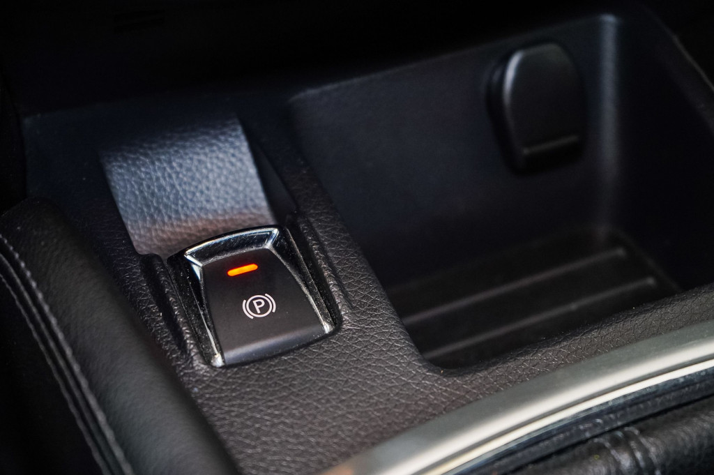 NISSAN QASHQAI 1.5 DCI NCONNECTA TECHO de segunda mano