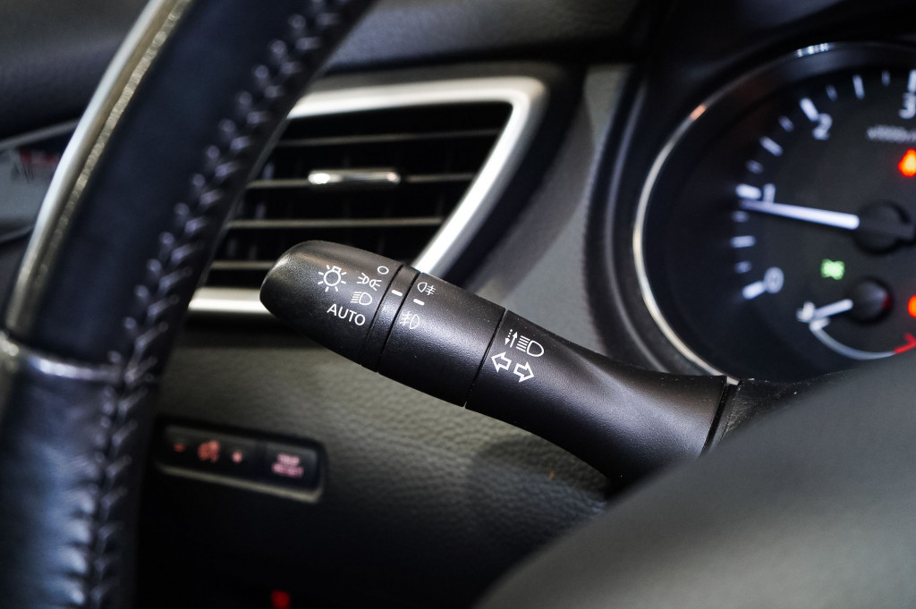 NISSAN QASHQAI 1.5 DCI NCONNECTA TECHO de segunda mano