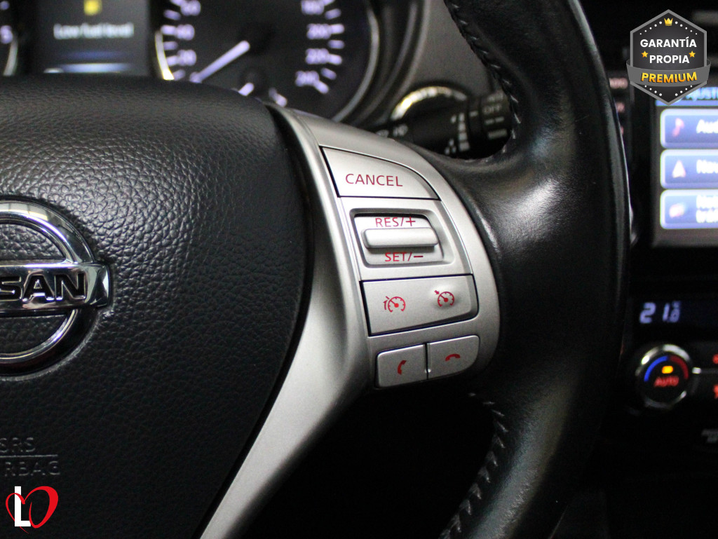 NISSAN QASHQAI 1.6 DCI AUTO N-CONECTA TECHO 130 de segunda mano
