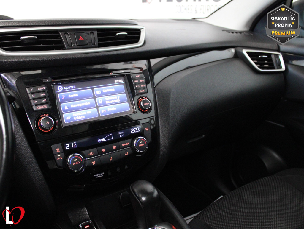NISSAN QASHQAI 1.6 DCI AUTO N-CONECTA TECHO 130 de segunda mano