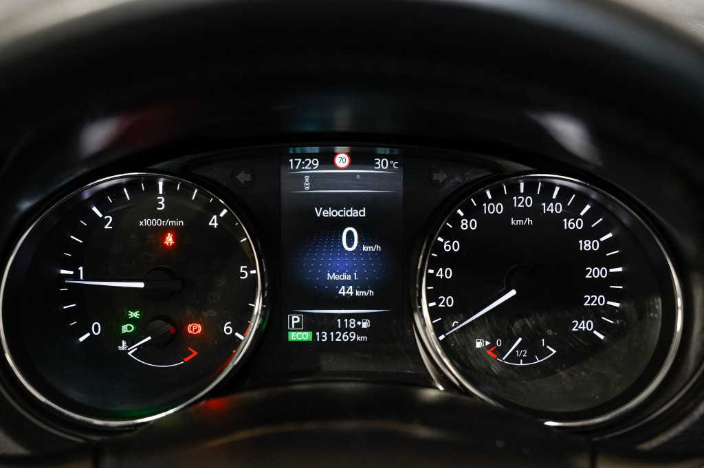 NISSAN QASHQAI 1.6 DCI AUTO N-CONECTA TECHO 130 de segunda mano
