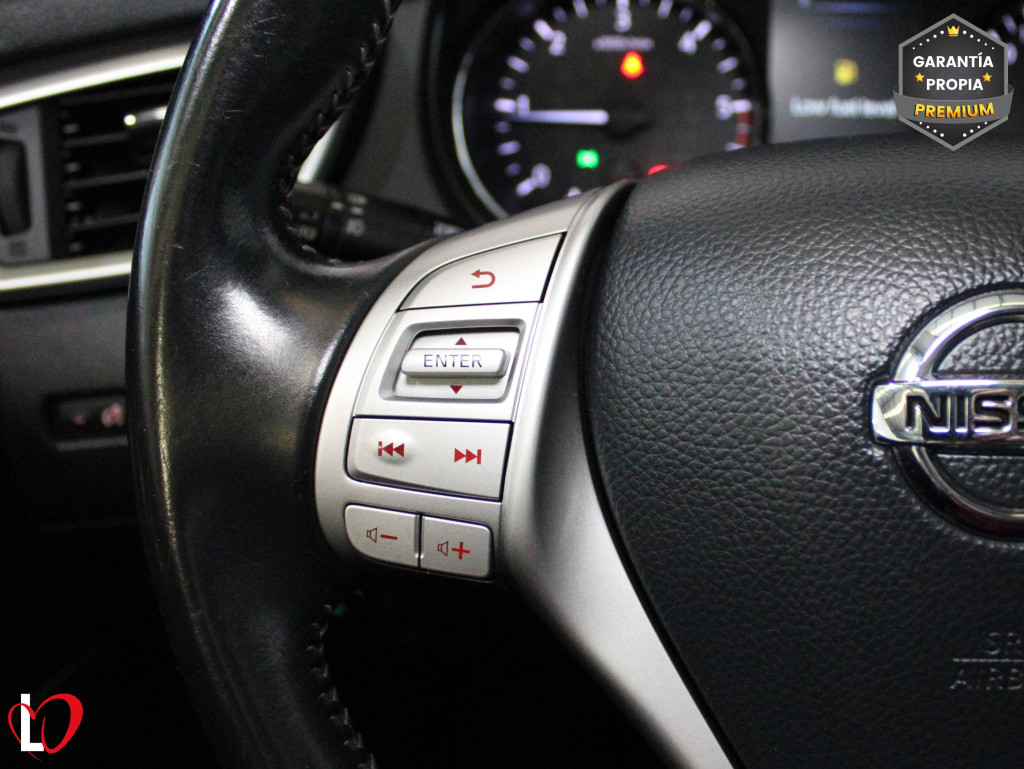 NISSAN QASHQAI 1.6 DCI AUTO N-CONECTA TECHO 130 de segunda mano