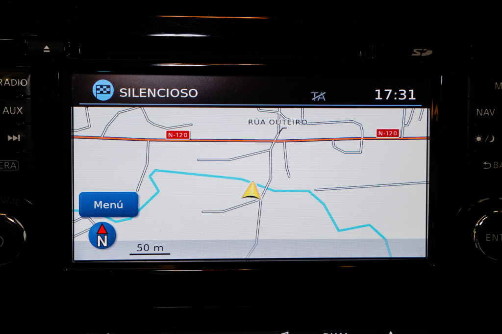 NISSAN QASHQAI 1.6 DCI AUTO N-CONECTA TECHO 130 de segunda mano