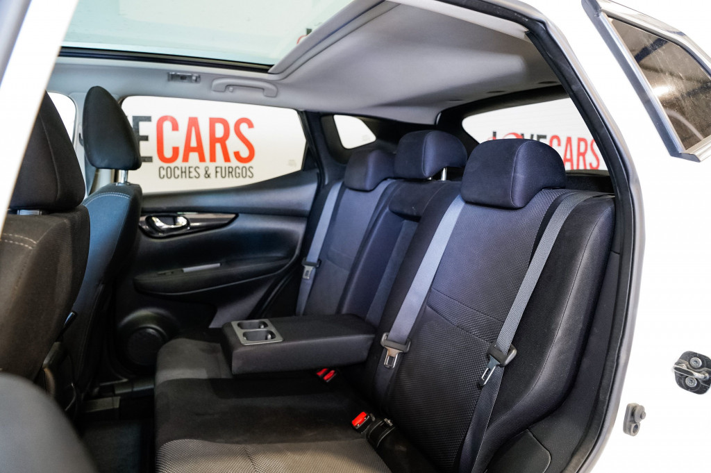 NISSAN QASHQAI 1.6 DCI AUTO N-CONECTA TECHO 130 de segunda mano