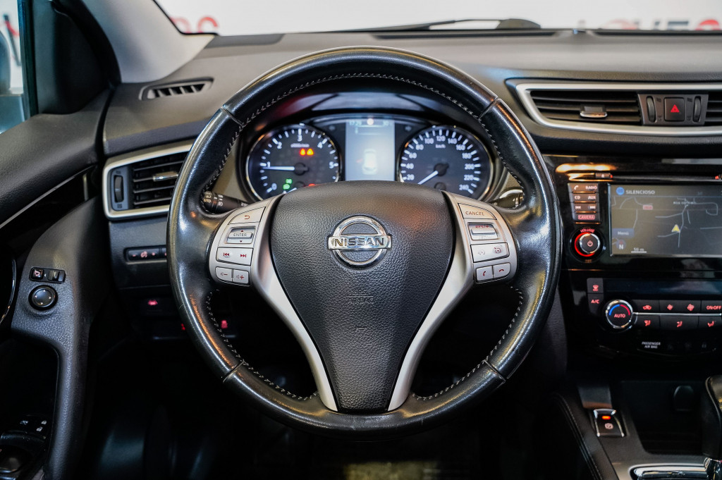 NISSAN QASHQAI 1.6 DCI AUTO N-CONECTA TECHO 130 de segunda mano