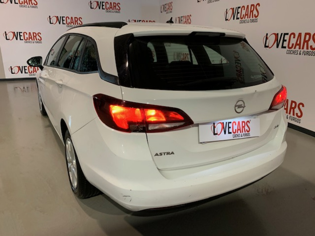 OPEL ASTRA 1.6 CDTI ST SELECTIVE SPORTS TOURER 110CV de segunda mano