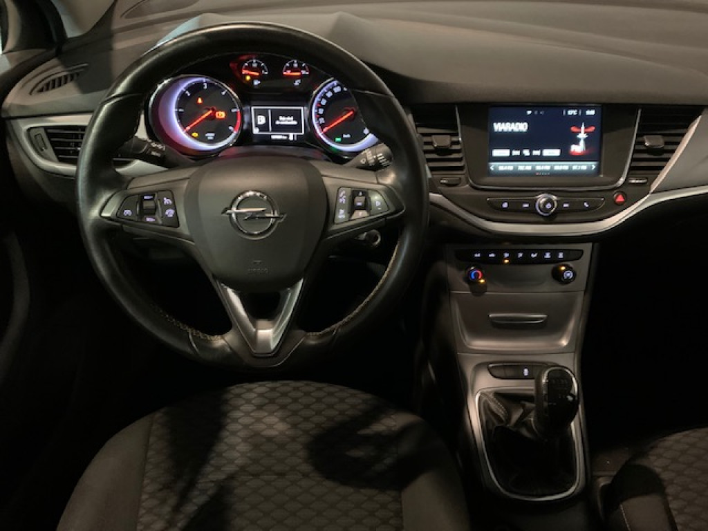 OPEL ASTRA 1.6 CDTI ST SELECTIVE SPORTS TOURER 110CV de segunda mano