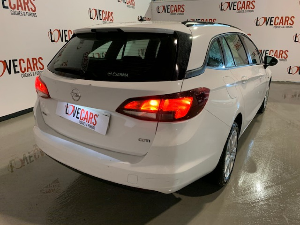 OPEL ASTRA 1.6 CDTI ST SELECTIVE SPORTS TOURER 110CV de segunda mano