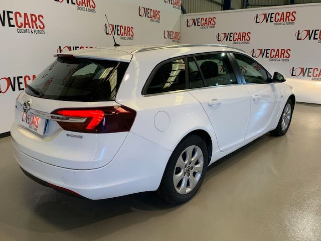 OPEL INSIGNIA 2.0 CDTI FAMILIAR S&S ECOFLEX BUSINESS 140CV de segunda mano