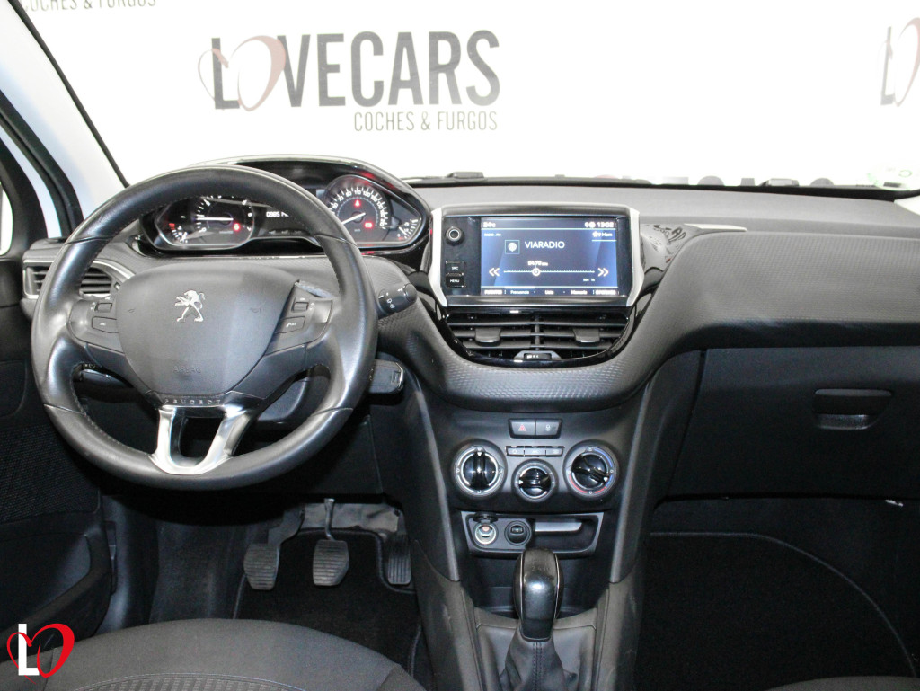 PEUGEOT 208 1.2 SIGNATURE PURETECH 82 de segunda mano