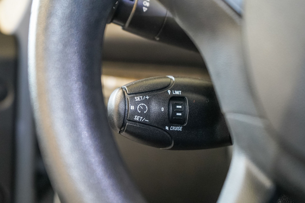 PEUGEOT 208 1.4 HDI BUSINESS LINE 75 de segunda mano