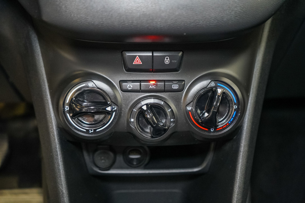 PEUGEOT 208 1.4 HDI BUSINESS LINE 75 de segunda mano