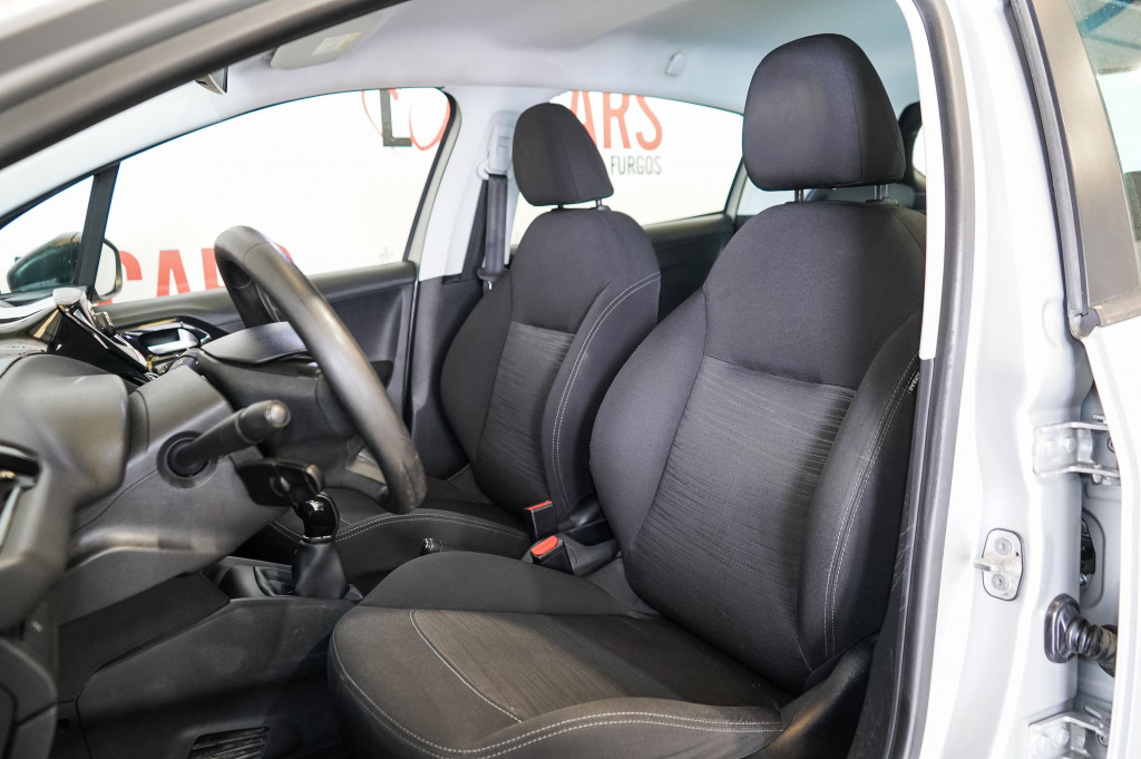 PEUGEOT 208 1.4 HDI BUSINESS LINE 75 de segunda mano