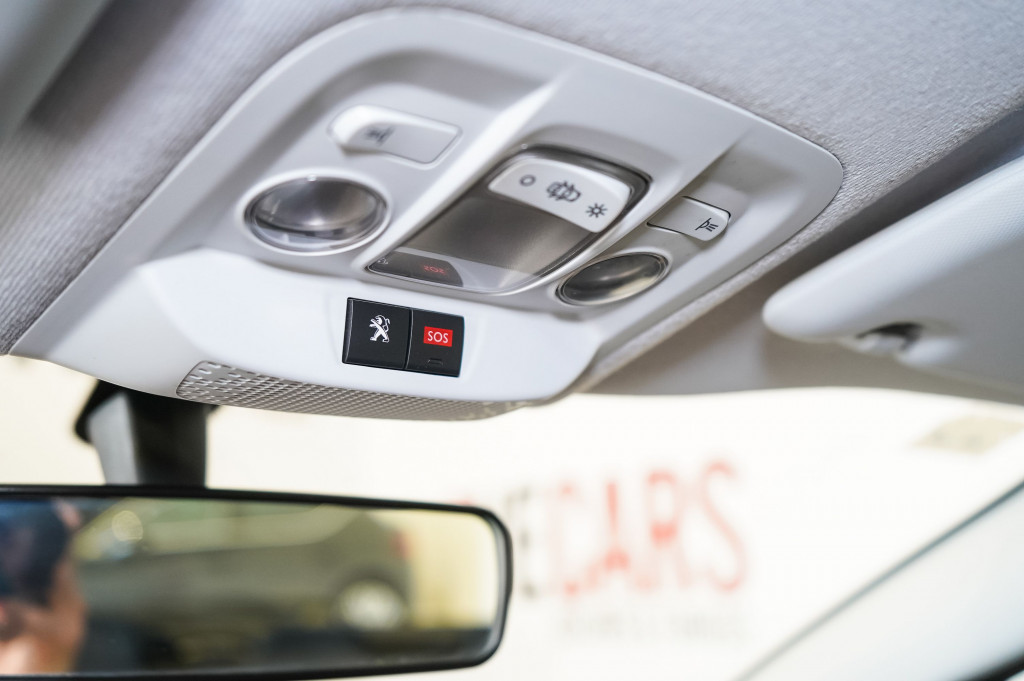 PEUGEOT 208 1.4 HDI BUSINESS LINE 75 de segunda mano