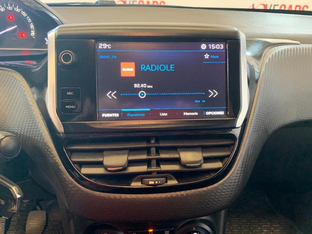 PEUGEOT 208 1.6 BlueHDI STYLE 100 de segunda mano