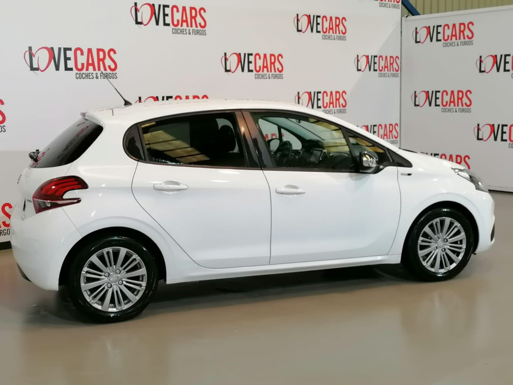 PEUGEOT 208 1.6 BlueHDI STYLE 75 de segunda mano