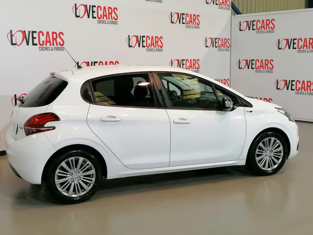 PEUGEOT 208 1.6 BlueHDI STYLE 75 de segunda mano