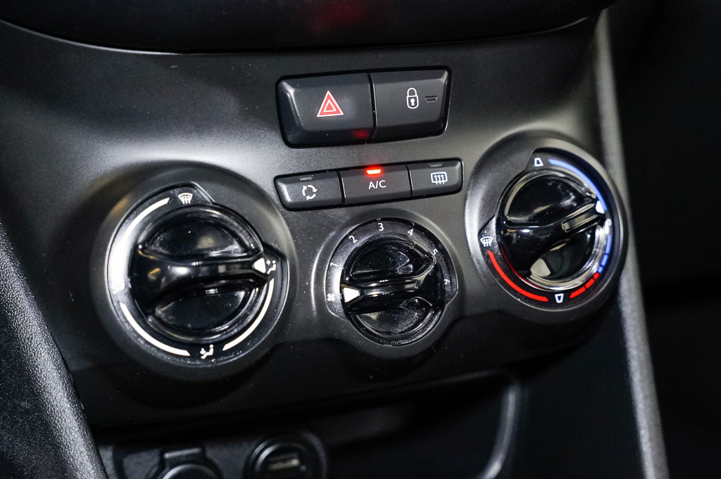 PEUGEOT 208 1.6 HDI ACTIVE 100 de segunda mano