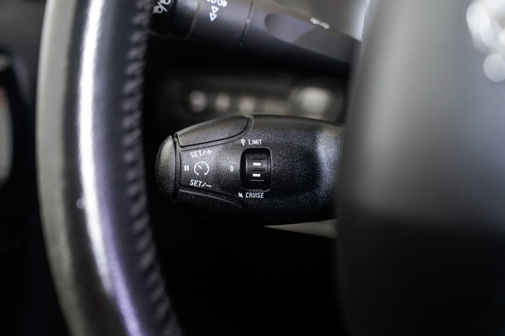 PEUGEOT 208 1.6 HDI ACTIVE 100 de segunda mano