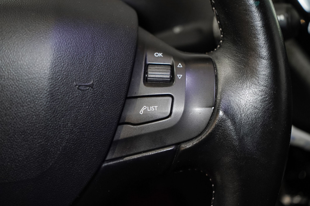 PEUGEOT 208 1.6 HDI ALLURE 100 de segunda mano