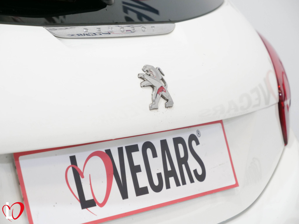 PEUGEOT 208 BlueHDI S&S SIGNATURE 6 VEL 100 de segunda mano