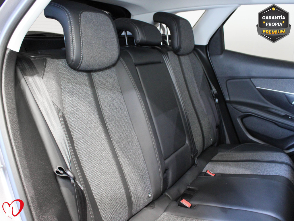 PEUGEOT 3008 1.5 BlueHDI  S&S ALLURE 130 de segunda mano
