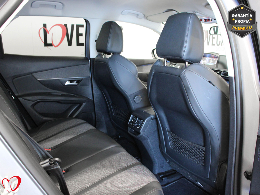 PEUGEOT 3008 1.5 BlueHDI  S&S ALLURE 130 de segunda mano