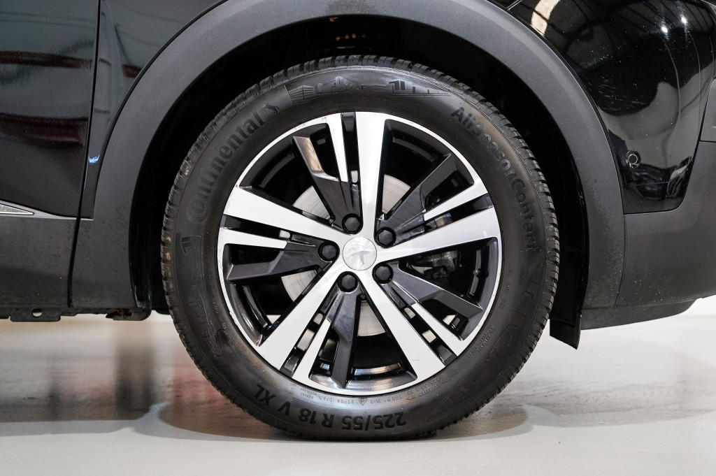 PEUGEOT 3008 BLUEHDI AUTO ALLURE 130 de segunda mano