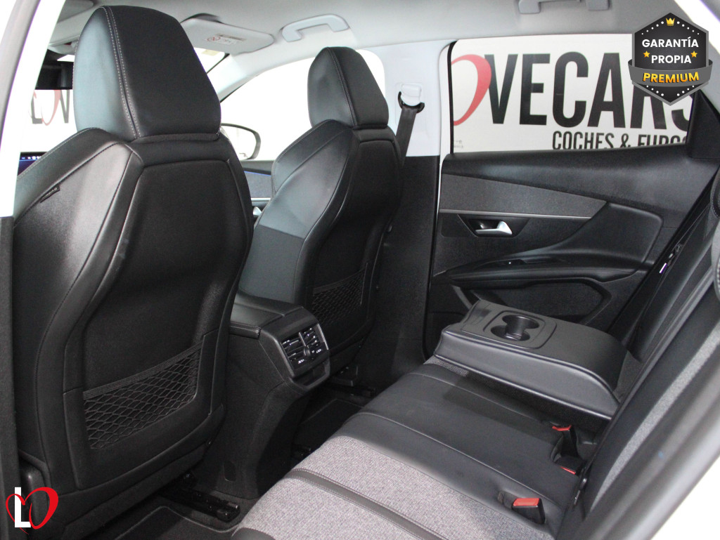 PEUGEOT 3008 BlueHDI S&S ALLURE 6 VEL 130 de segunda mano