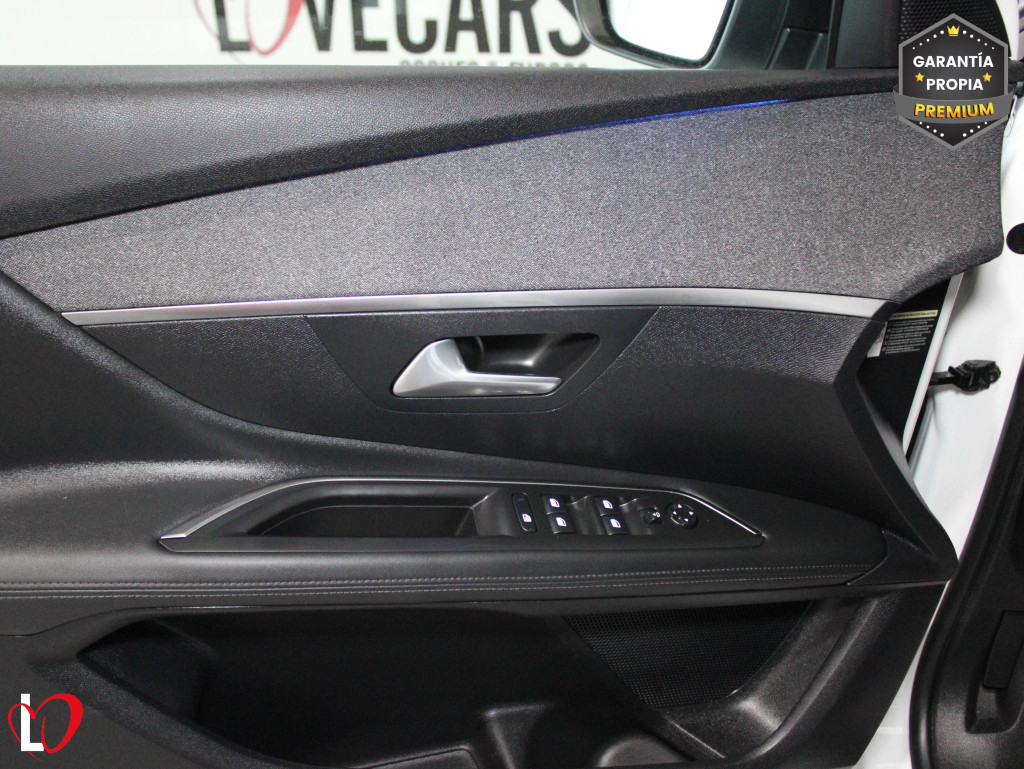 PEUGEOT 3008 BlueHDI S&S ALLURE 6 VEL 130 de segunda mano