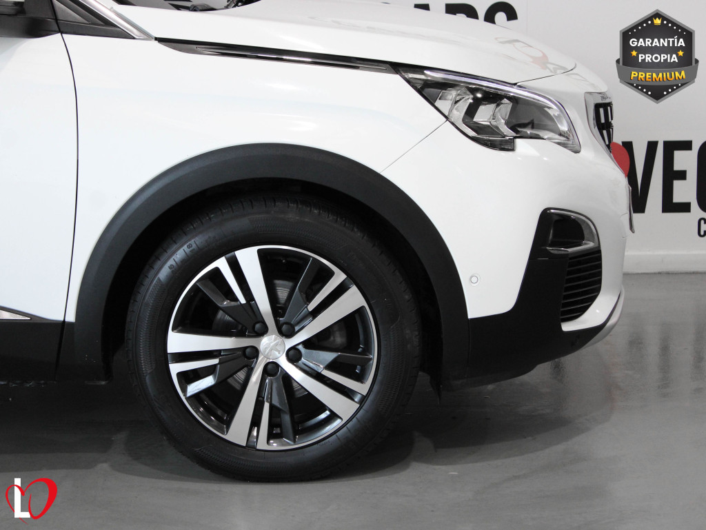 PEUGEOT 3008 BlueHDI S&S ALLURE 6 VEL 130 de segunda mano