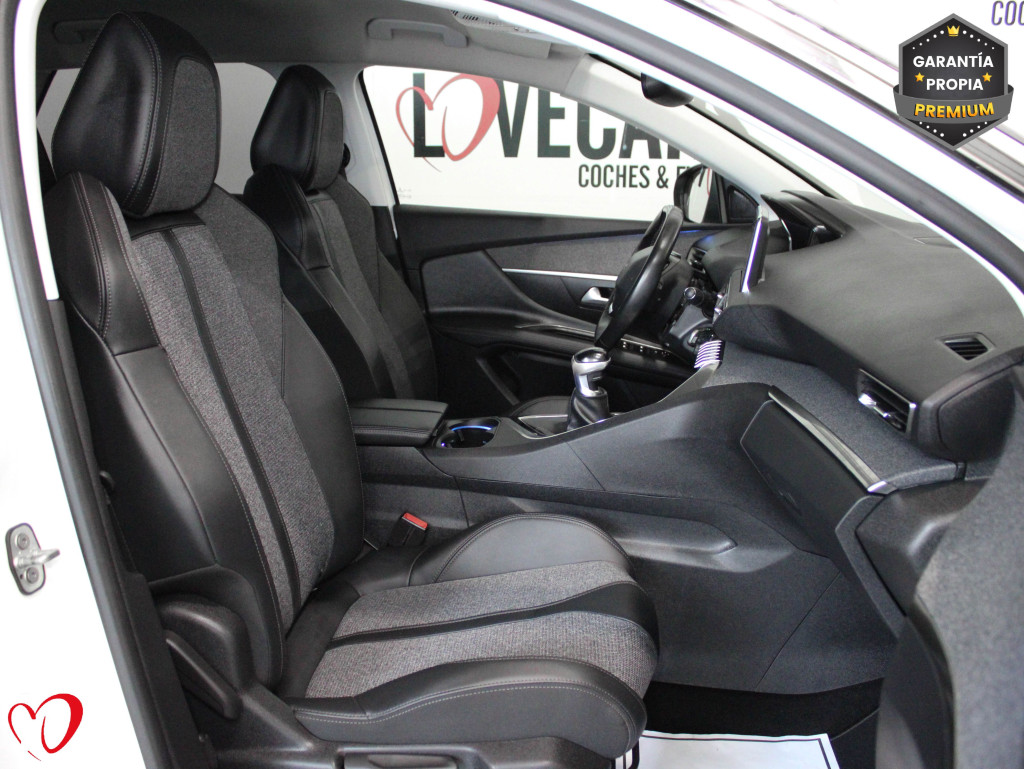 PEUGEOT 3008 BlueHDI S&S ALLURE 6 VEL 130 de segunda mano