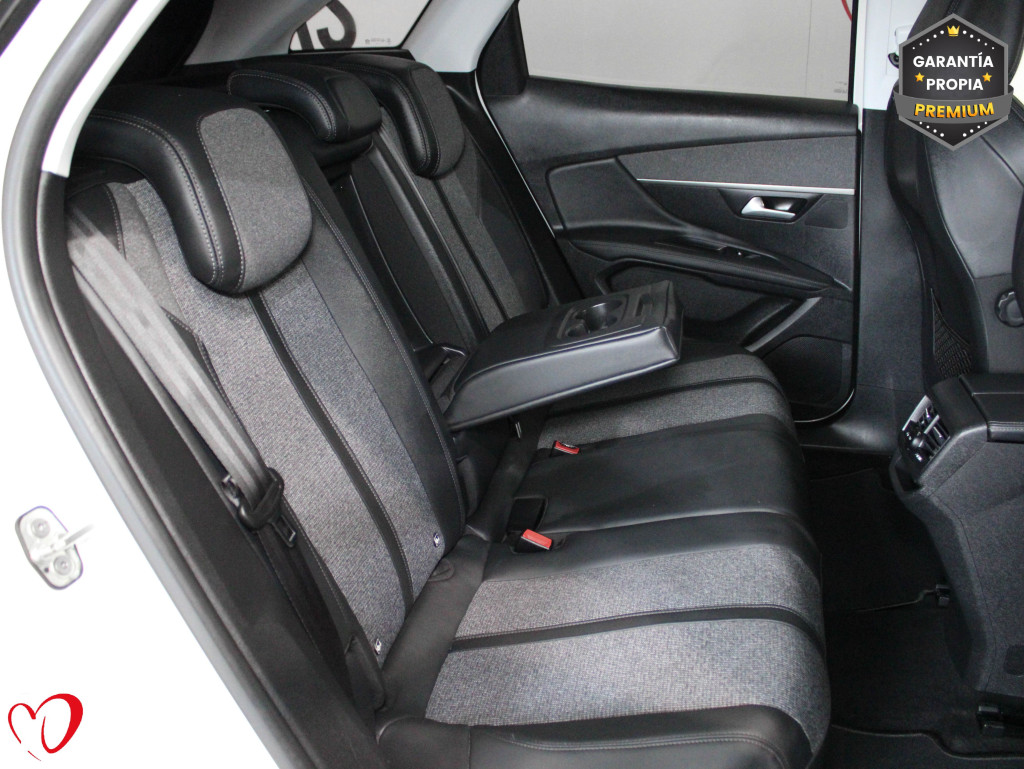PEUGEOT 3008 BlueHDI S&S ALLURE 6 VEL 130 de segunda mano