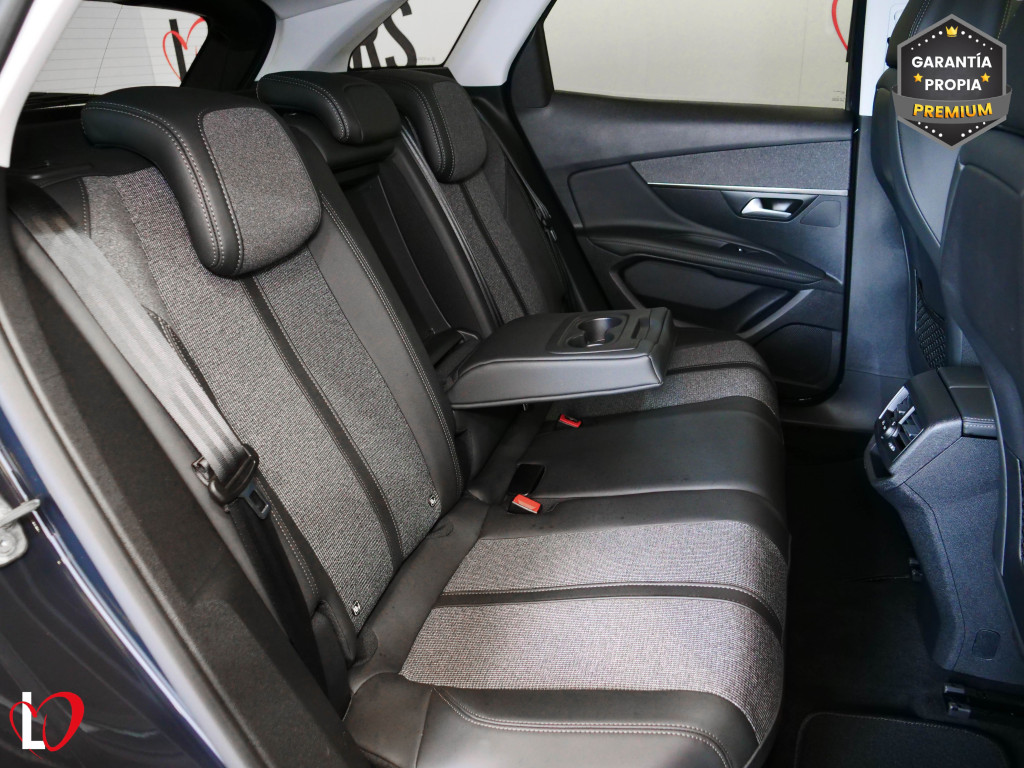 PEUGEOT 3008 BlueHDI S&S EAT8 ALLURE 130 de segunda mano