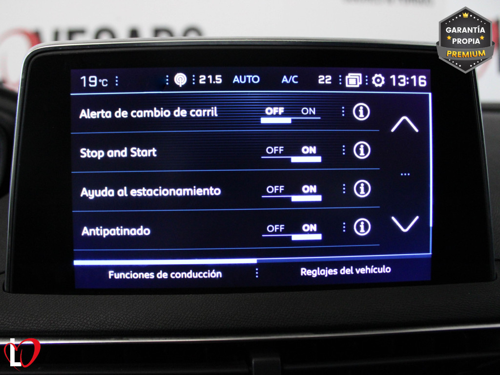 PEUGEOT 3008 BlueHDI S&S EAT8 ALLURE 130 de segunda mano
