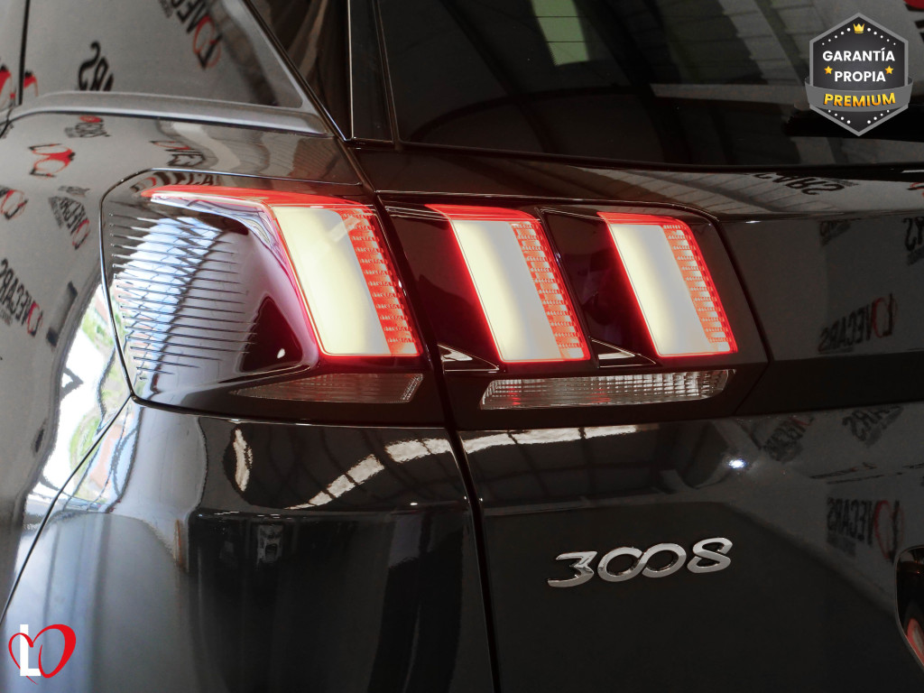 PEUGEOT 3008 BlueHDI S&S EAT8 ALLURE 130 de segunda mano
