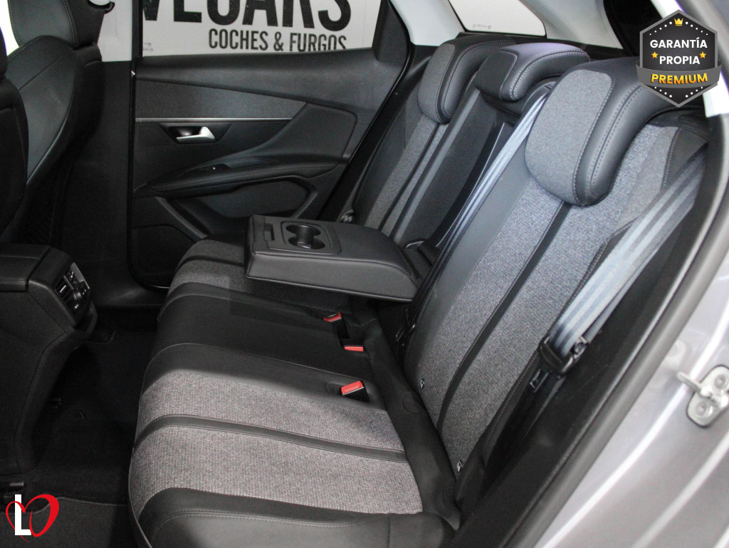 PEUGEOT 3008 BlueHDI S&S EAT8 ALLURE 130 de segunda mano
